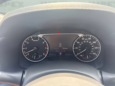 Used 2024 Nissan Altima 2.5 SV FWD image 13