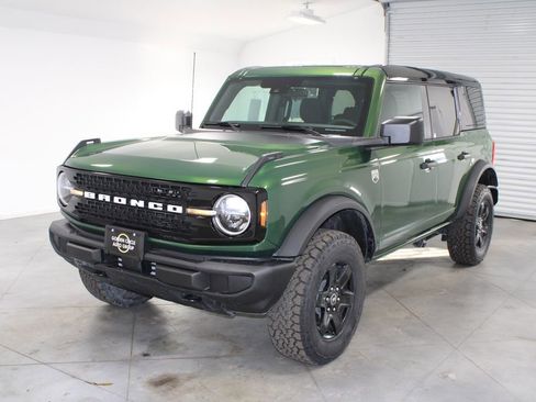 New 2025 Ford Bronco Big Bend image 3