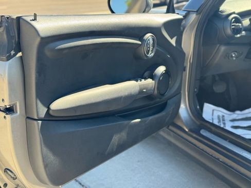 Used 2019 MINI Cooper Convertible image 28
