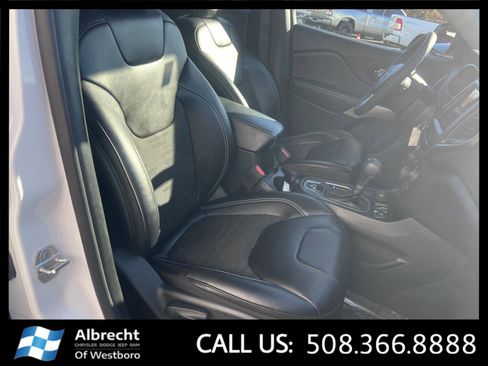 Used 2022 Jeep Cherokee Latitude w/ Sun & Sound Group image 21