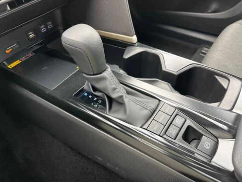 Used 2025 Toyota Camry LE image 40