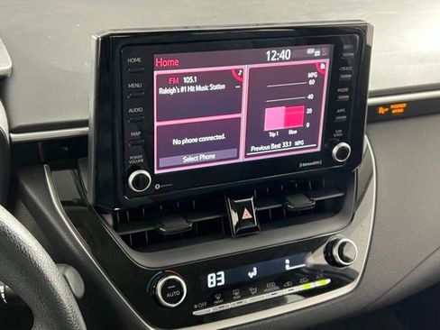 Used 2022 Toyota Corolla LE image 23