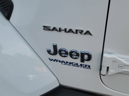 Used 2021 Jeep Wrangler Unlimited Sahara w/ Cold Weather Group image 26