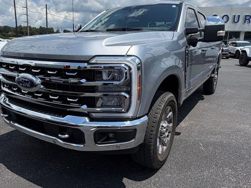 Used 2024 Ford F250 Lariat w/ Lariat Ultimate Package AWD/4WD image 3