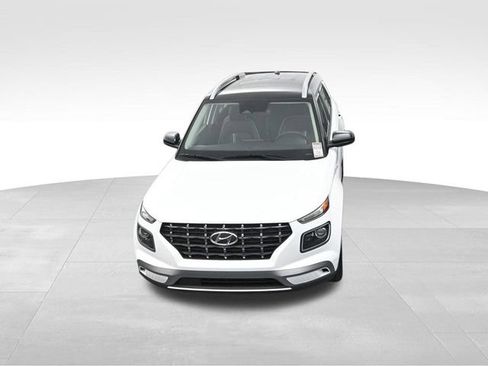 Used 2025 Hyundai Venue Limited FWD image 23