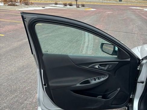 Used 2021 Chevrolet Malibu LT w/ Sport Edition image 4