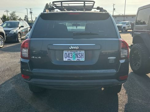 Used 2014 Jeep Compass Latitude AWD/4WD image 4
