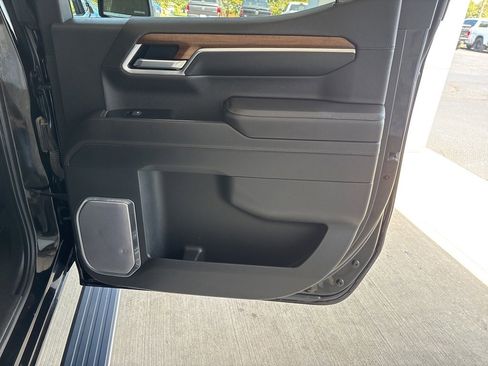 Used 2022 Chevrolet Silverado 1500 High Country w/ High Country Premium Package image 40