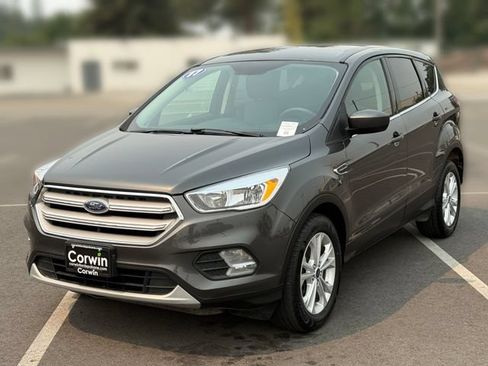 Used 2017 Ford Escape SE AWD/4WD image 5