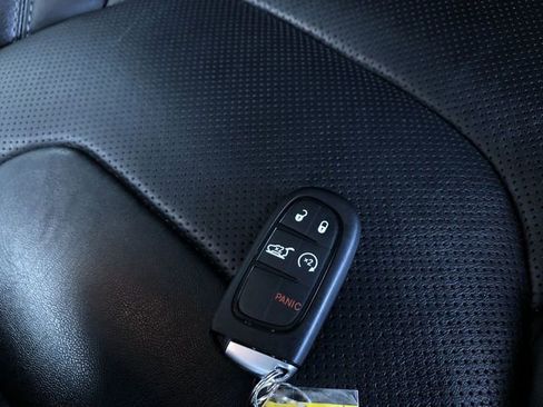 Used 2023 Jeep Cherokee Altitude Lux w/ Lux Elite Package image 32