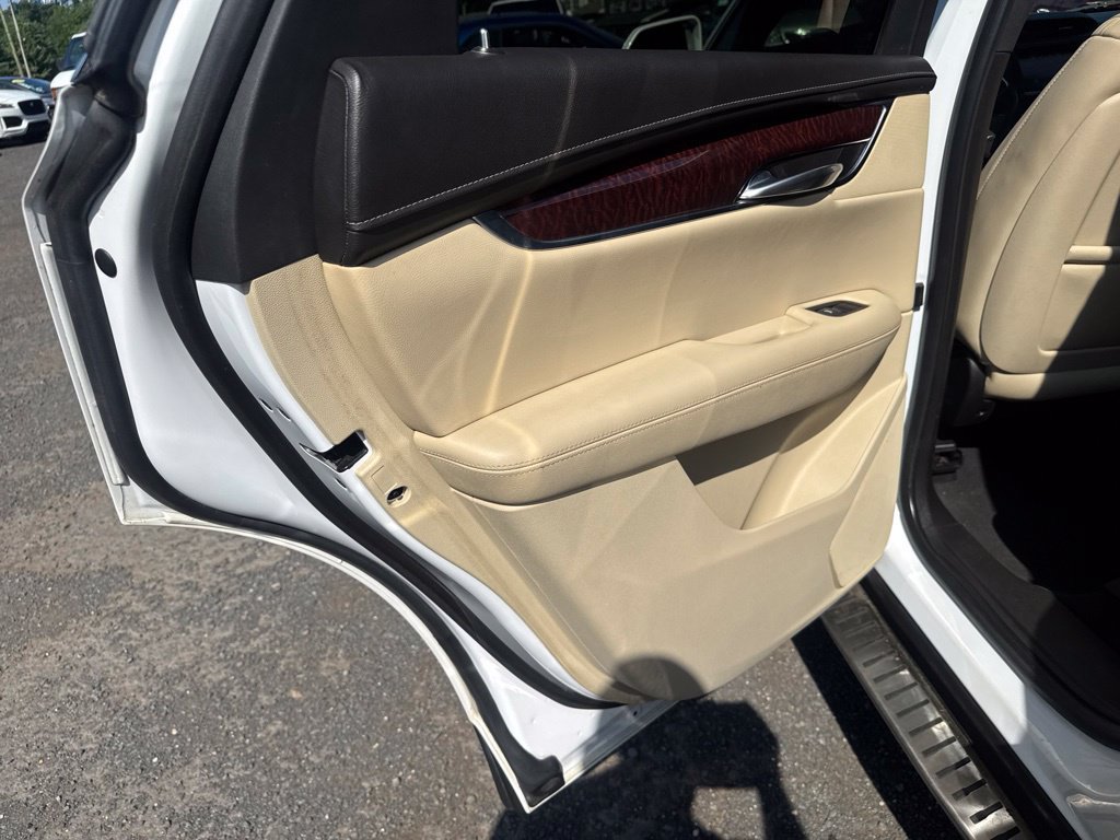Used 2017 Cadillac XT5 Luxury AWD/4WD image 35