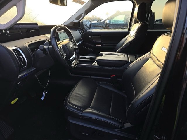 Used 2025 Ford Expedition Platinum w/ Driver's Package AWD/4WD image 9