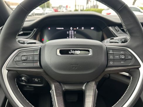 New 2026 Jeep Grand Cherokee Limited image 24