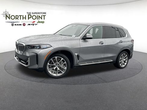 Used 2025 BMW X5 xDrive40i AWD/4WD image 1