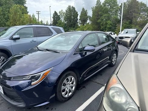 Used 2025 Toyota Corolla LE FWD image 1