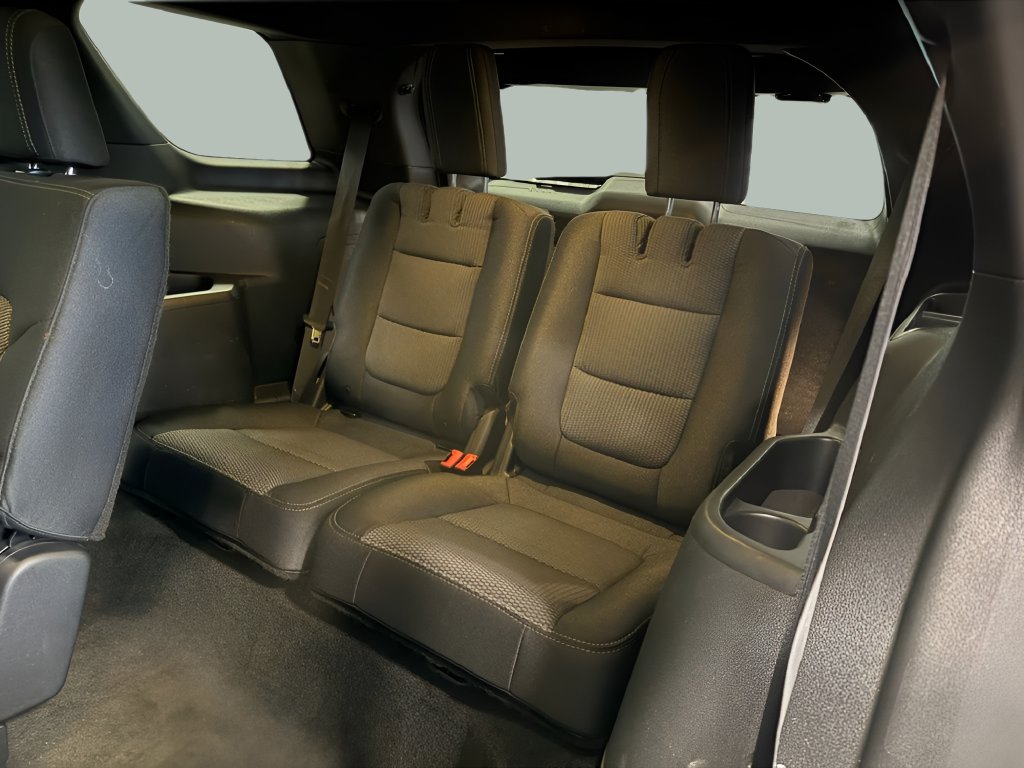 Used 2017 Ford Explorer XLT FWD image 14