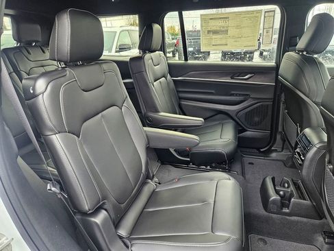 New 2025 Jeep Grand Cherokee L Limited w/ Trailer Tow Package AWD/4WD image 36