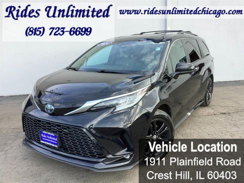 Used 2024 Toyota Sienna XSE w/ XSE Plus Package AWD/4WD image 2