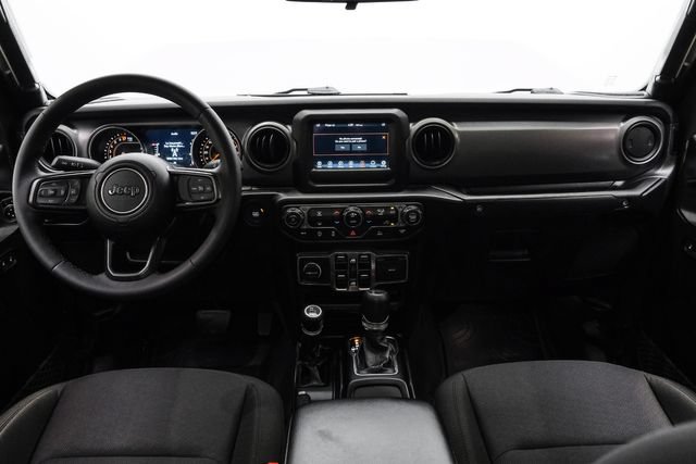 Used 2023 Jeep Gladiator Sport AWD/4WD image 11
