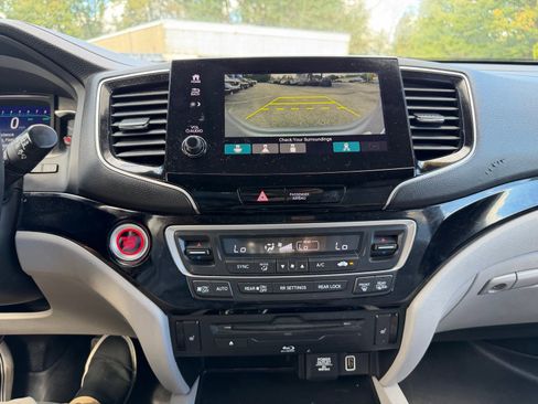 Used 2022 Honda Pilot Touring image 17