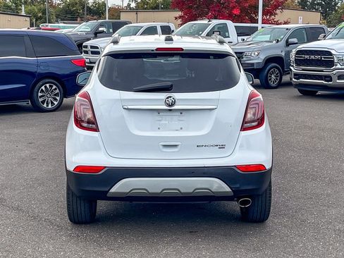Used 2022 Buick Encore Preferred image 3