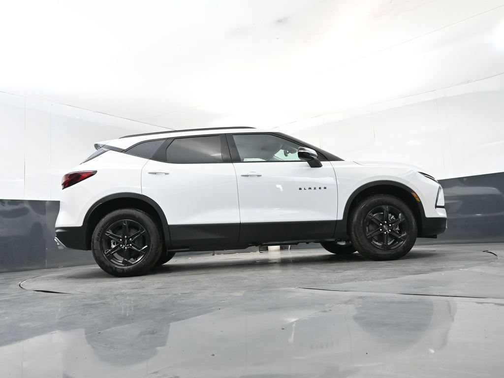 New 2026 Chevrolet Blazer LT w/ Midnight/Sport Edition AWD/4WD image 17