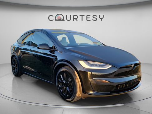 Used 2023 Tesla Model X AWD/4WD image 5