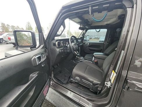 Used 2019 Jeep Wrangler Unlimited Sport S image 19