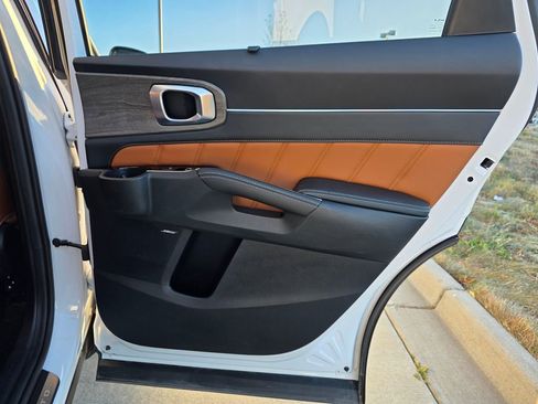 Used 2023 Kia Sorento SX Prestige image 29