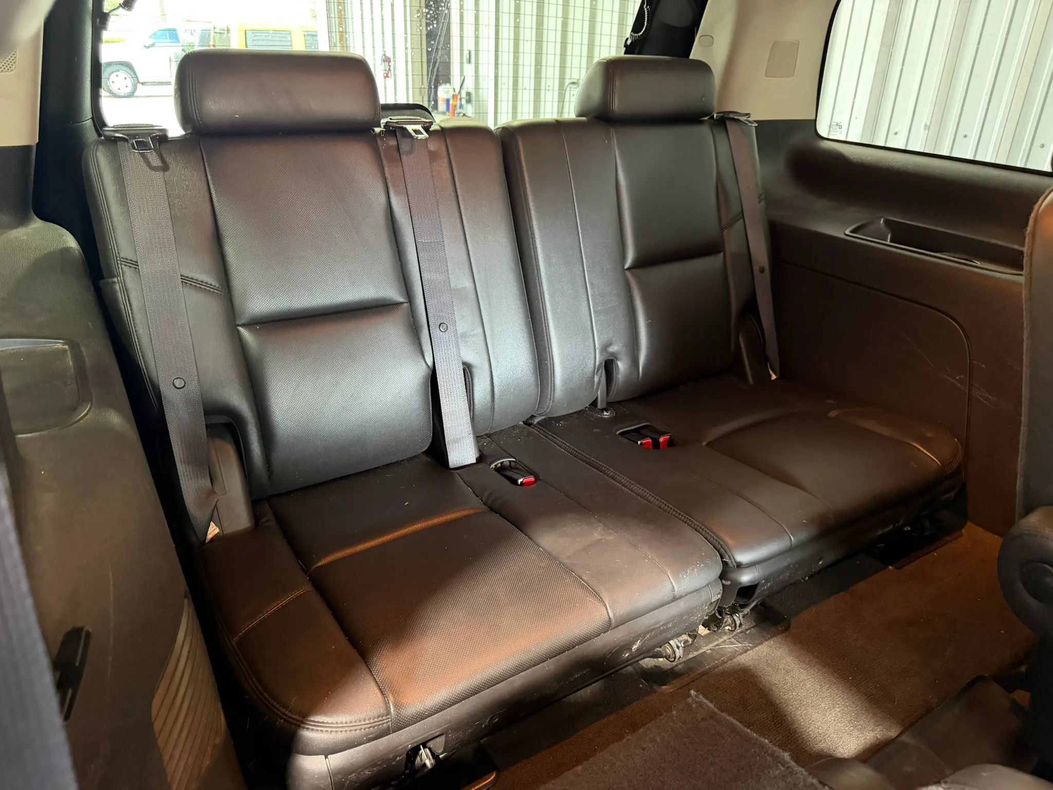 Used 2011 GMC Yukon Denali RWD image 30