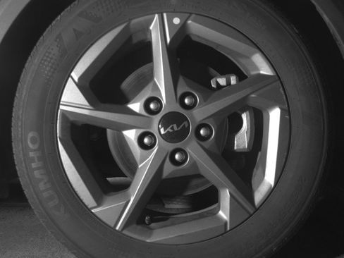 Used 2025 Kia K4 LXS FWD image 13