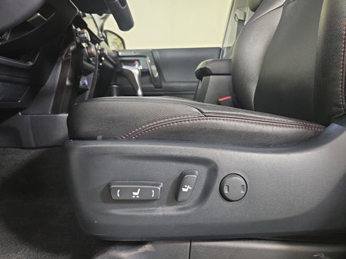 Used 2022 Toyota 4Runner TRD Off-Road Premium image 31