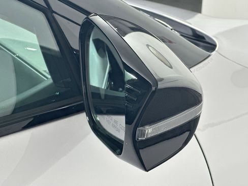 Used 2025 Kia EV6 Light image 10