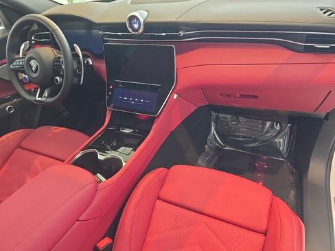 New 2025 Maserati Grecale Modena image 12