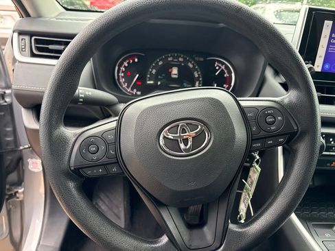 Used 2025 Toyota RAV4 LE AWD/4WD image 14