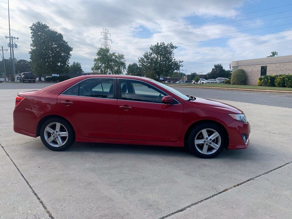 Used 2012 Toyota Camry SE FWD image 7