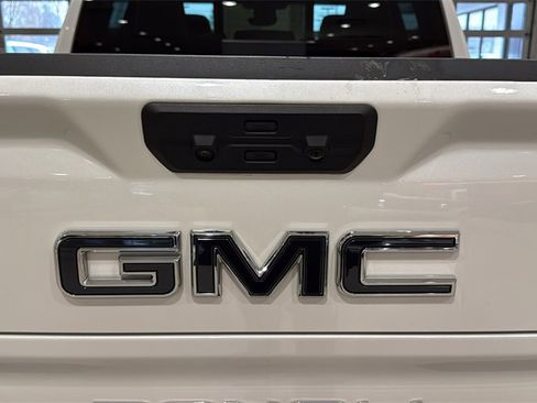 Used 2025 GMC Sierra 1500 Denali Ultimate image 9