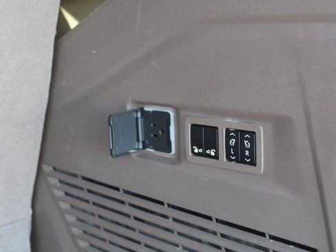 Used 2023 GMC Yukon Denali w/ Denali Reserve Package image 7