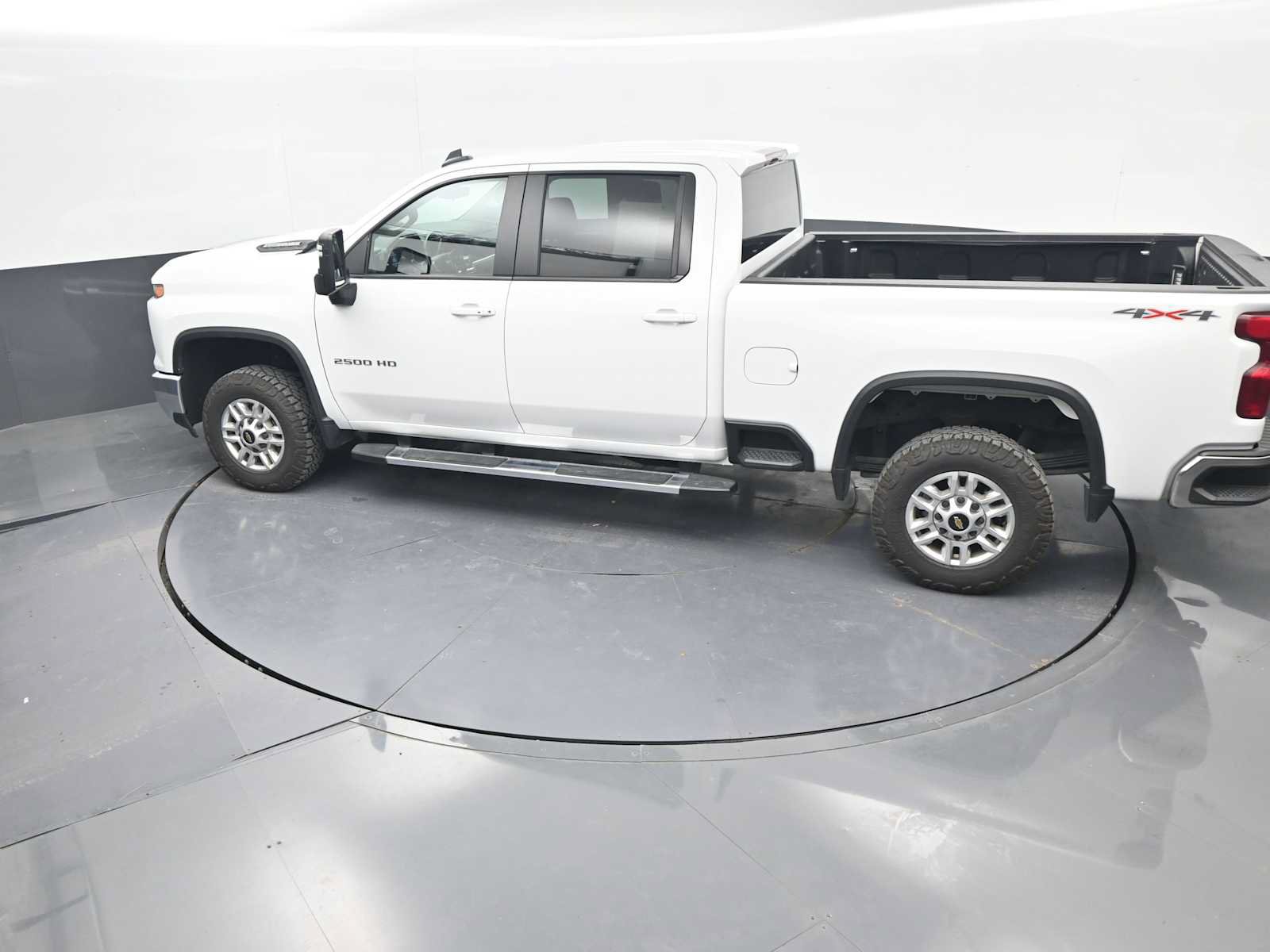 Used 2025 Chevrolet Silverado 2500 LT w/ Convenience Package AWD/4WD image 34