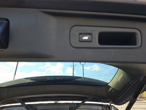 Used 2024 Honda Pilot EX-L image 12