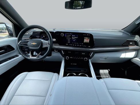 Used 2025 Chevrolet Tahoe Premier RWD image 15