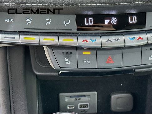 Used 2022 Cadillac XT4 Premium Luxury image 23