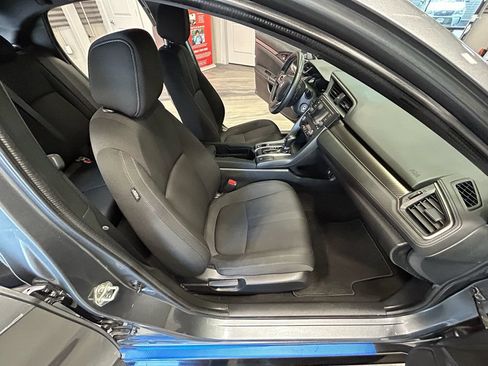 Used 2017 Honda Civic Sport image 34