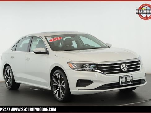 Used 2022 Volkswagen Passat 2.0T SE FWD image 1