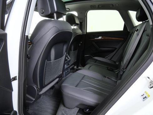 Used 2023 Audi Q5 e Premium w/ Convenience Package AWD/4WD image 16