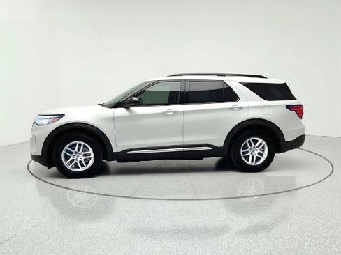 Certified 2025 Ford Explorer Active w/ Active Comfort Package RWD image 4