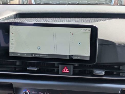 New 2026 Kia Carnival FWD image 17