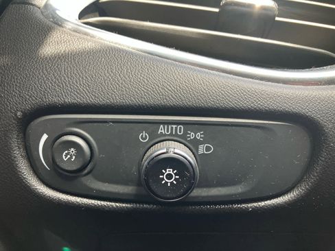 Used 2021 Chevrolet Malibu LT FWD image 14