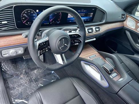 New 2025 Mercedes-Benz GLS 450 4MATIC image 3