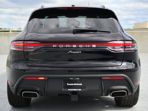 Used 2026 Porsche Macan AWD/4WD image 10